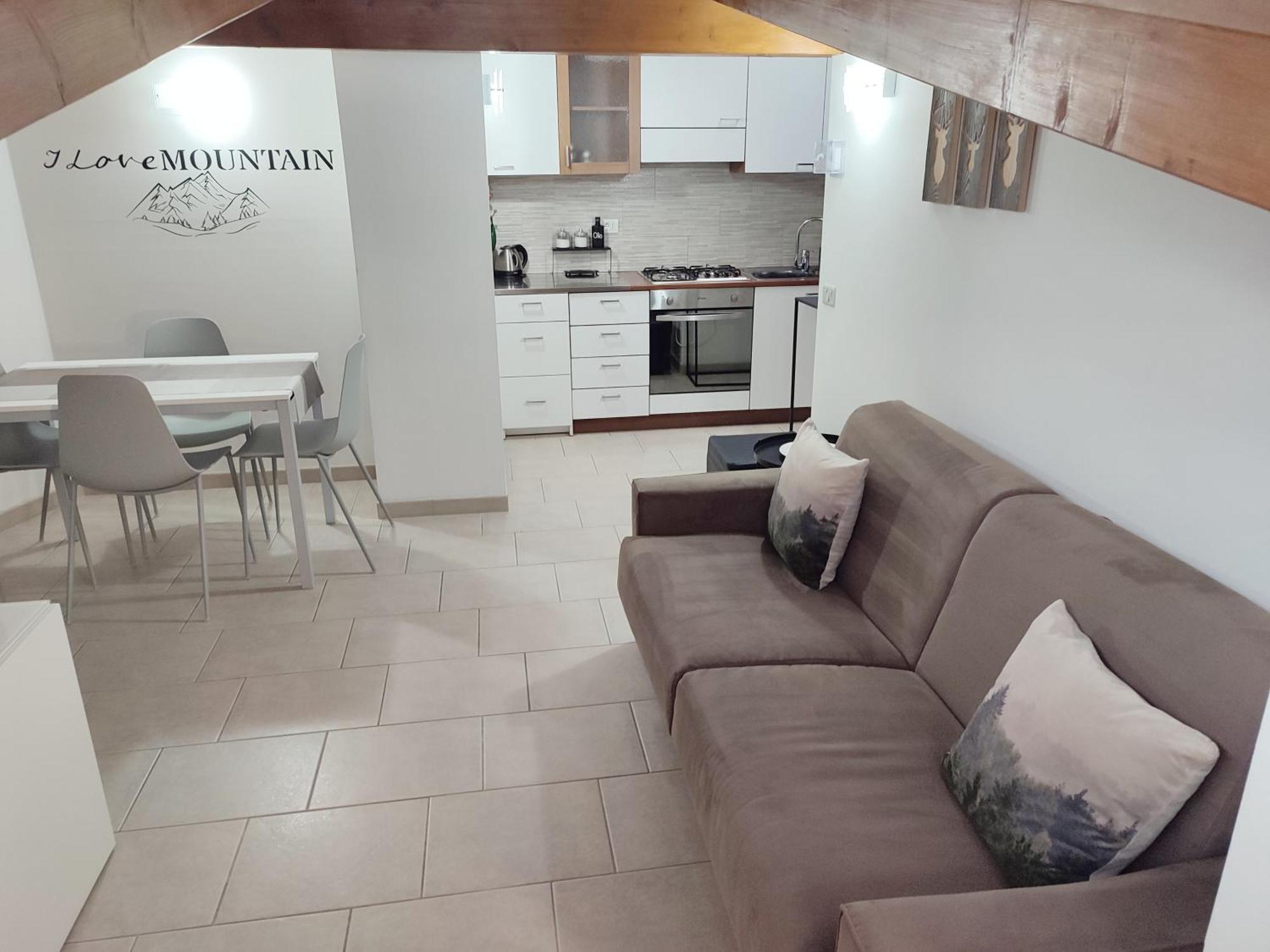 Appartamento Con Giardino Carisolo Luaran gambar